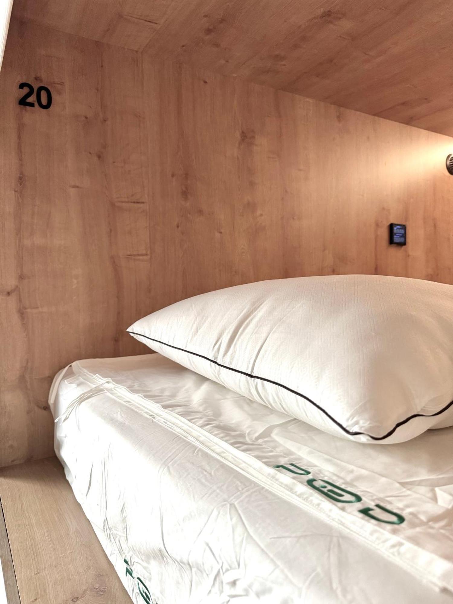 The Pod Suite Hostel Village Valencia Exterior foto
