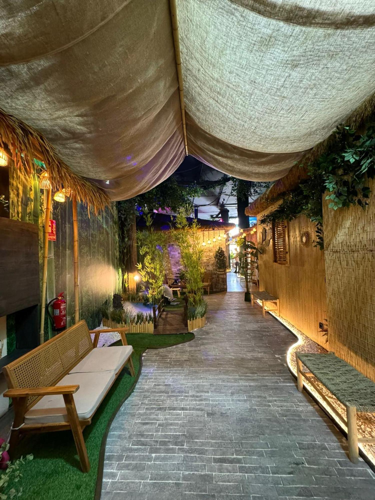 The Pod Suite Hostel Village Valencia Exterior foto