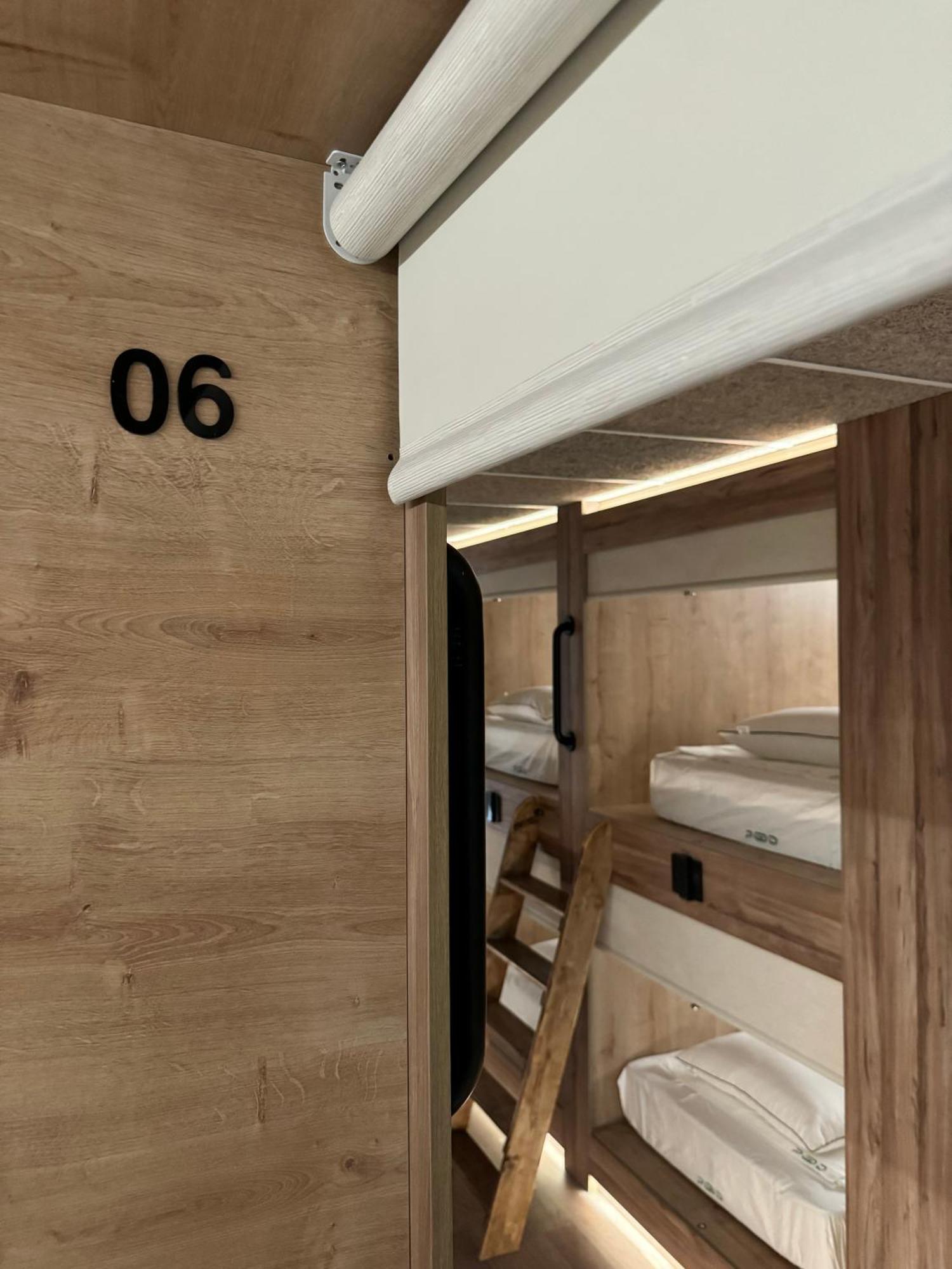 The Pod Suite Hostel Village Valencia Exterior foto