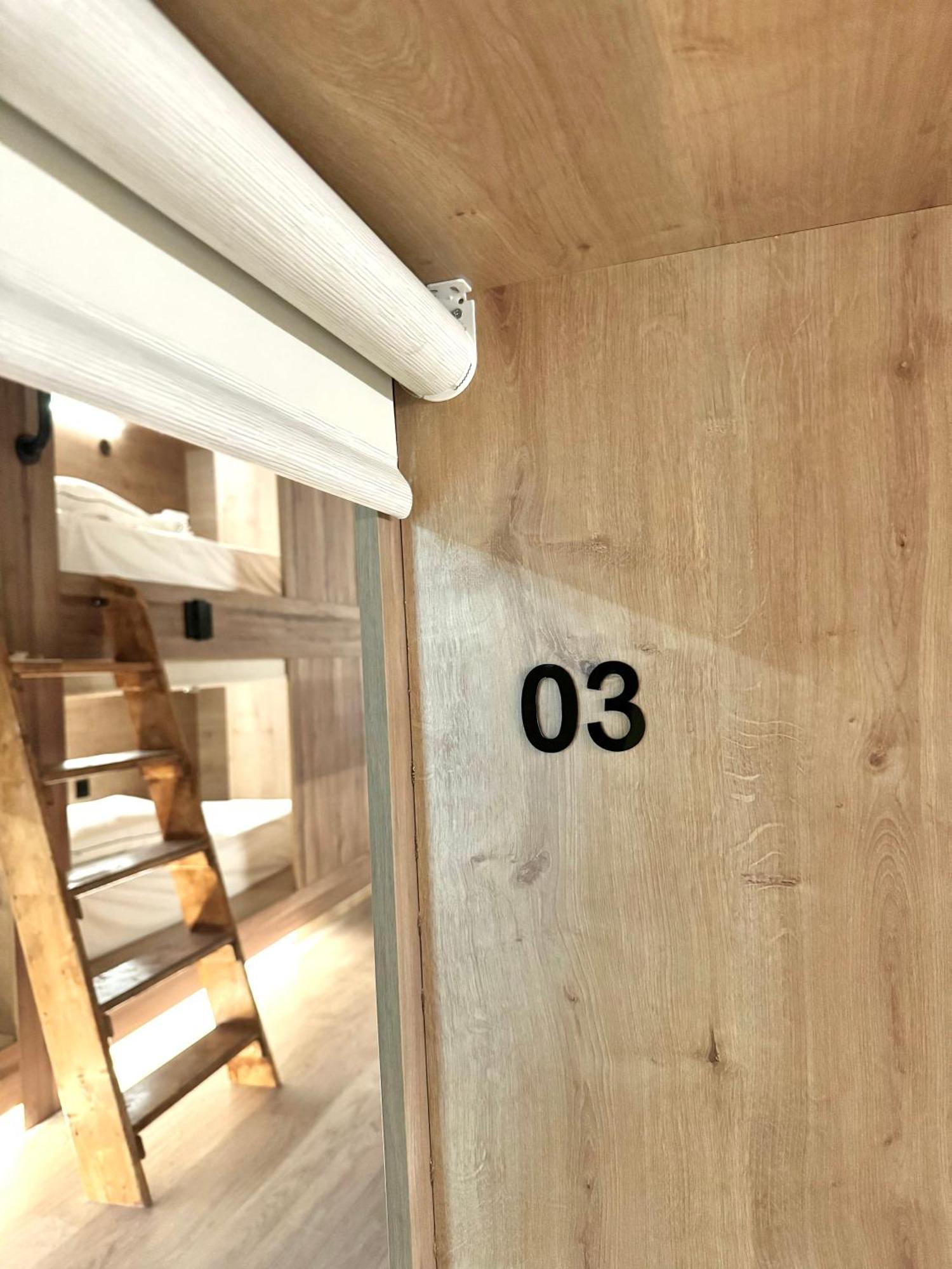 The Pod Suite Hostel Village Valencia Exterior foto